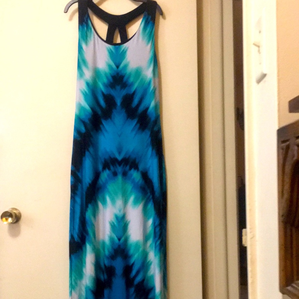 Venus Beautiful Dress size Medium great condition